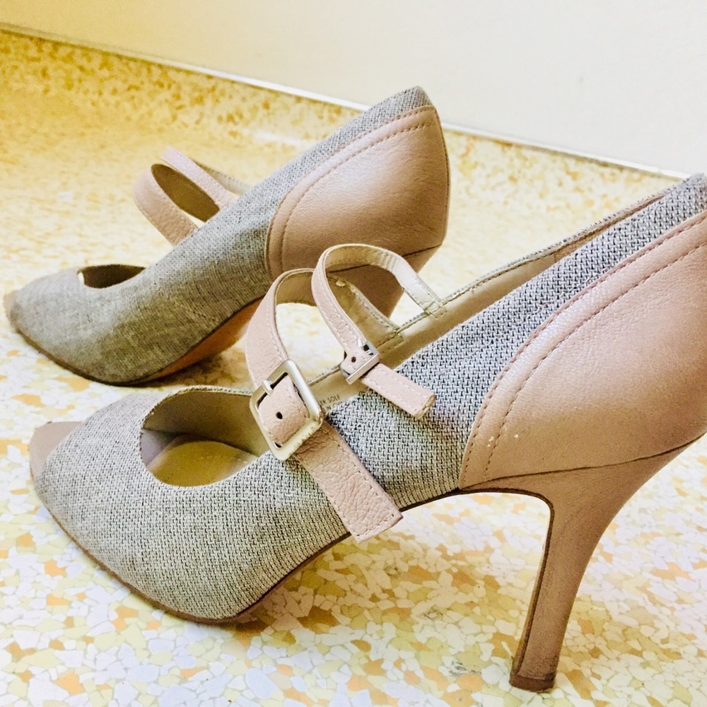 Neutral Tahari Heels